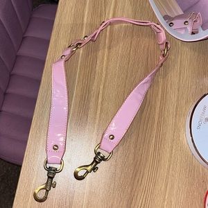 Coach shoulder bag strap.